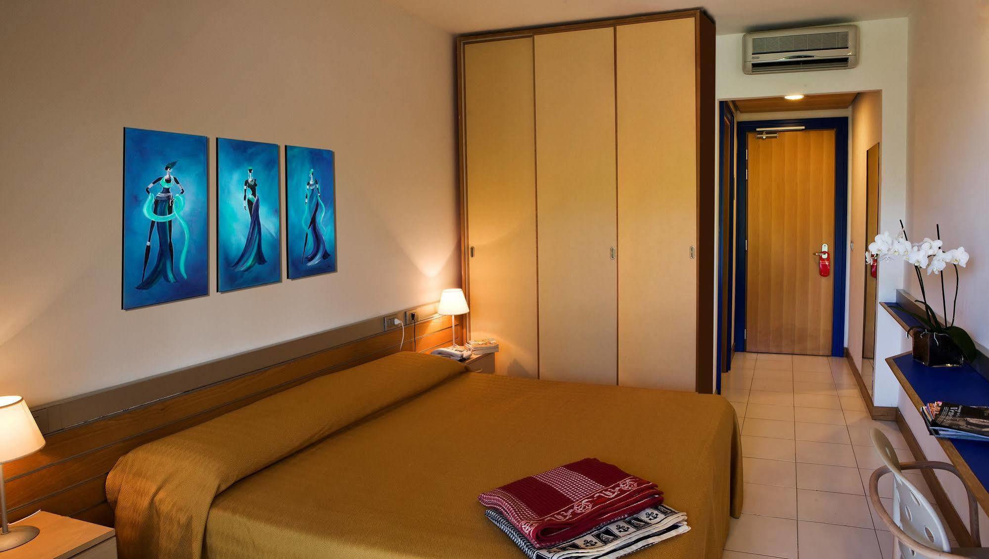African Beach Hotel-Residence Manfredonia Kültér fotó