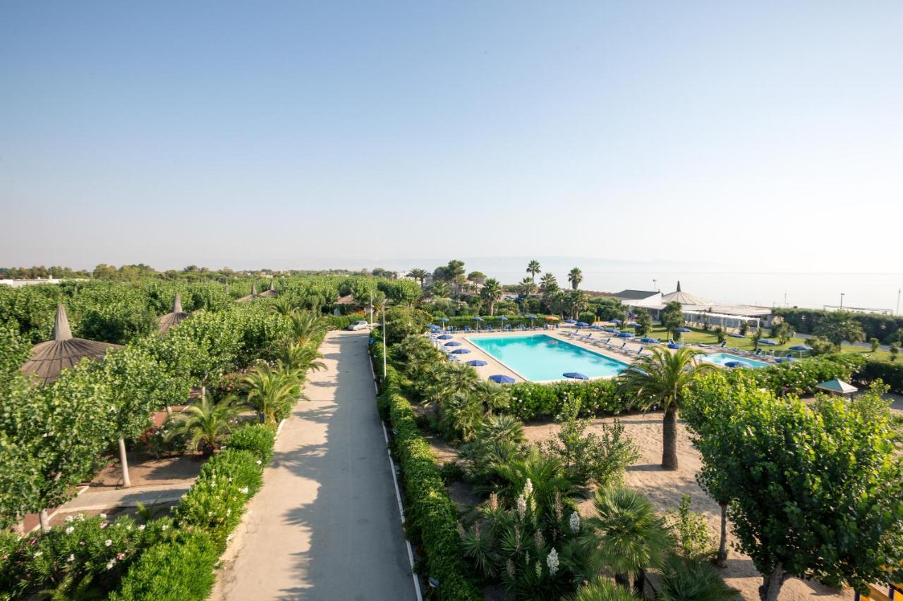 African Beach Hotel-Residence Manfredonia Kültér fotó